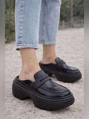 Crocs Stomp Loafers Platform Mule Slide in Shoe Black Size Women 5 Men 3